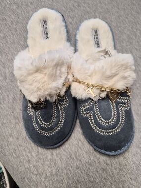 True Religion Blue Slide Slippers with Cream Fur & Gold Charms